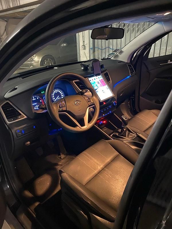 Gebraucht Hyundai Tucson 116 PS (85 kW) 2017 Schwarz SUV