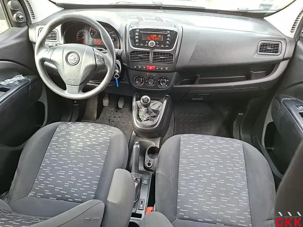 Gebraucht Opel Combo 105 PS (77 kW) 2018 Weiß Van / Kleinbus