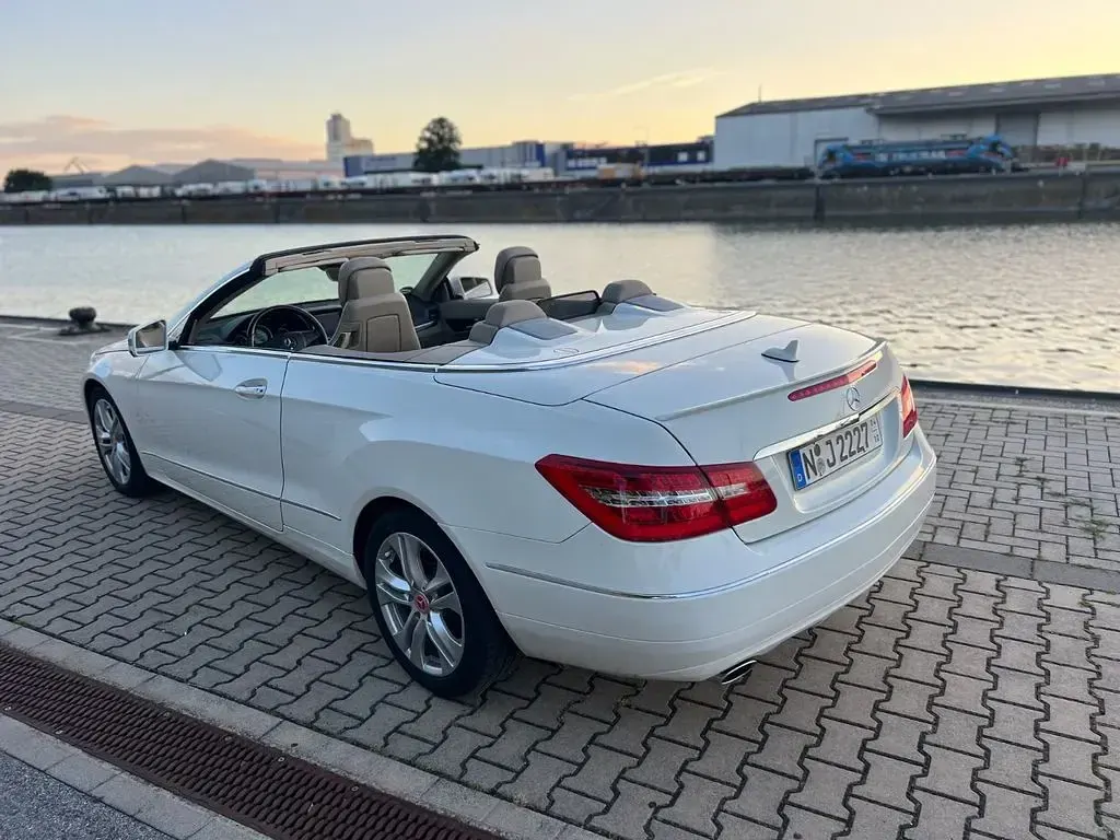 Gebraucht Mercedes E350 272 PS (200 kW) 2012 Weiß Cabrio