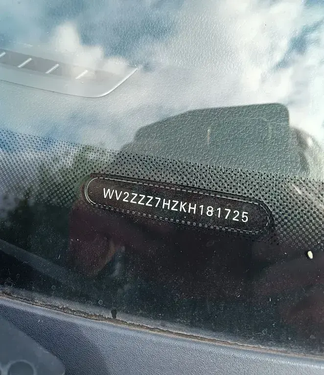 Gebraucht VW Multivan 150 PS (110 kW) 2019 Rot Van / Kleinbus