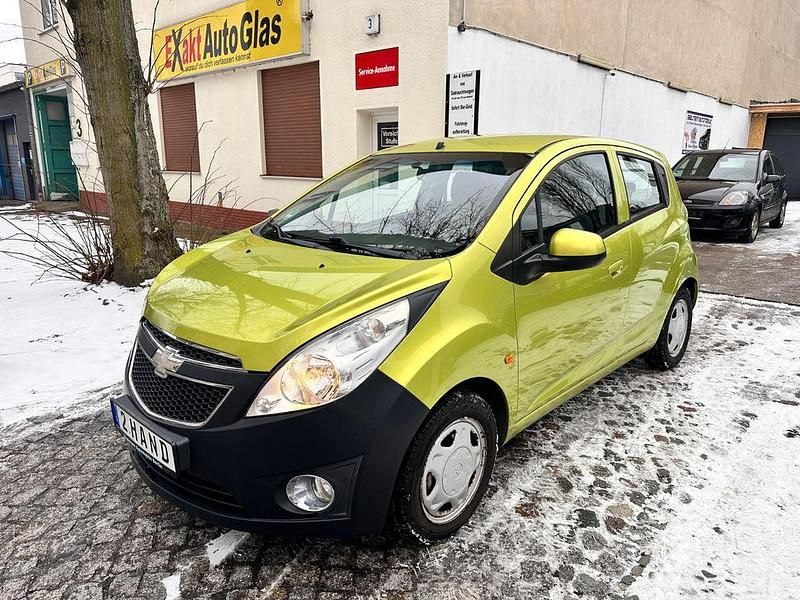 Używany Chevrolet Spark LS 68 KM (50 kW) 2011 Zielony Hatchback