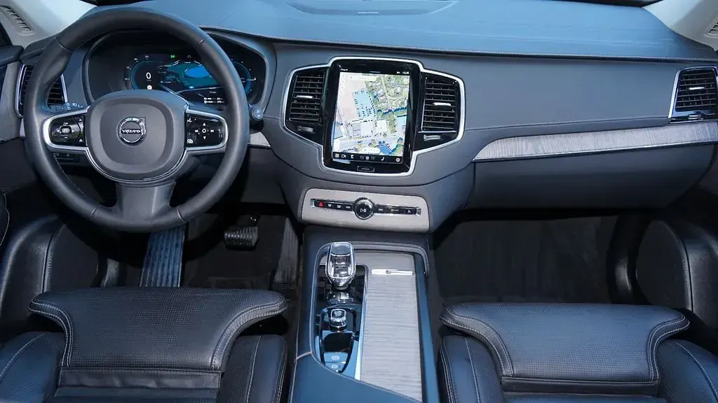 Gebraucht Volvo XC90 455 PS (334 kW) 2023 Denim blue (metallic) SUV