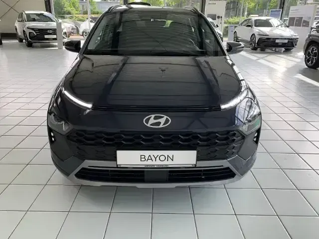 Neu Hyundai Bayon Select 101 PS (74 kW) 2025 Grau SUV