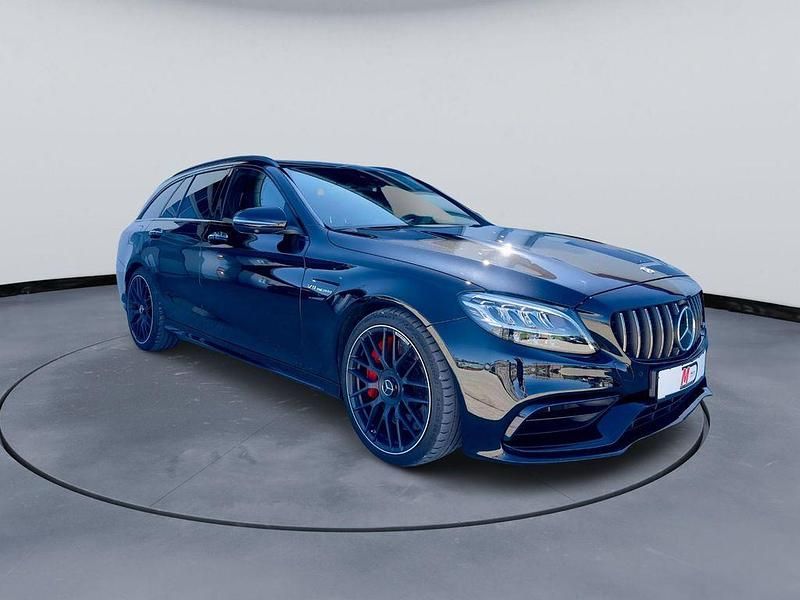 Obsidianschwarz metalliclack Gebraucht 2020 Mercedes C63 AMG AMG Kombi | 55.990 € (Etwas zu teuer) - Bild 1/4