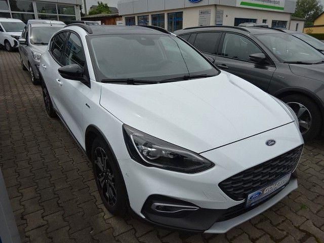 Gebraucht Ford Focus Active 150 PS (110 kW) 2020 Frostweiß Limousine
