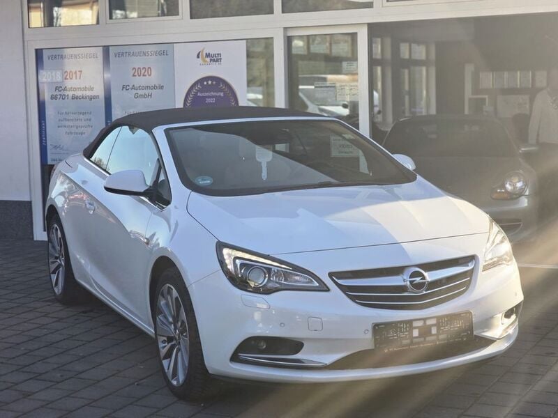 Gebraucht Opel Cascada Ultimate 140 PS (102 kW) 2018 Weiß Cabrio