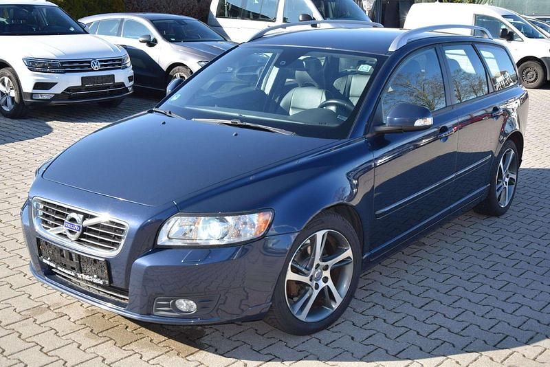 Gebraucht Volvo V50 Business Edition 114 PS (83 kW) 2012 Blau Kombi