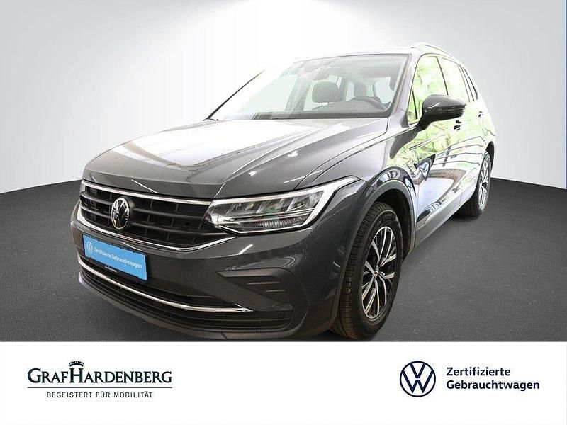 Grau Gebraucht 2023 VW Tiguan Life SUV | 31.890 € (Fairer Preis) - Bild 1/4