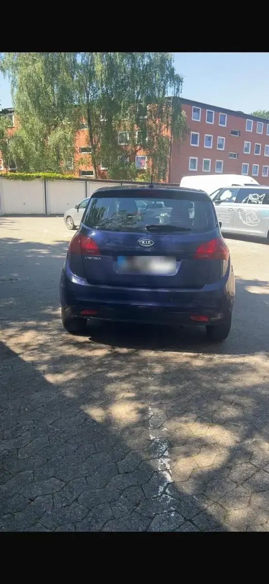 Gebraucht Kia Venga 128 PS (94 kW) 2010 Blau Kleinwagen