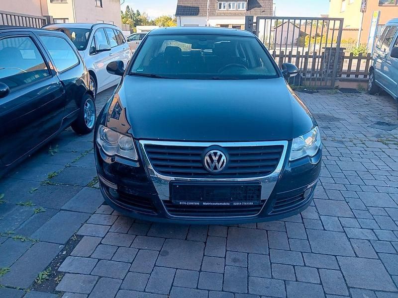 Schwarz Gebraucht 2007 VW Passat Comfortline Limousine | 1.299 € (Superpreis) - Bild 1/4