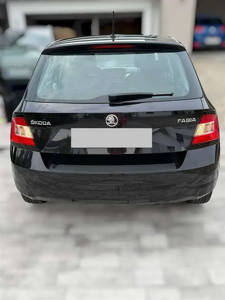 Gebraucht Skoda Fabia Ambition 90 PS (66 kW) 2016 Schwarz Kleinwagen