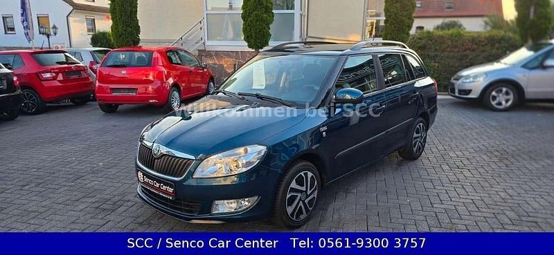 Lavablau metallic Gebraucht 2011 Skoda Fabia Family Kombi | 5.490 € (Fairer Preis) - Bild 1/4