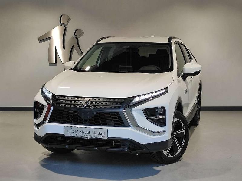 Weiß Gebraucht 2024 Mitsubishi Eclipse Cross Basis SUV | 25.900 € (Guter Preis) - Bild 1/4