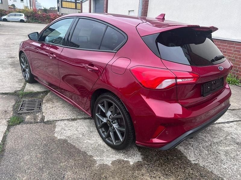 Second-hand Ford Focus ST 190 CP (139 kW) 2020 Roșu Berlinǎ