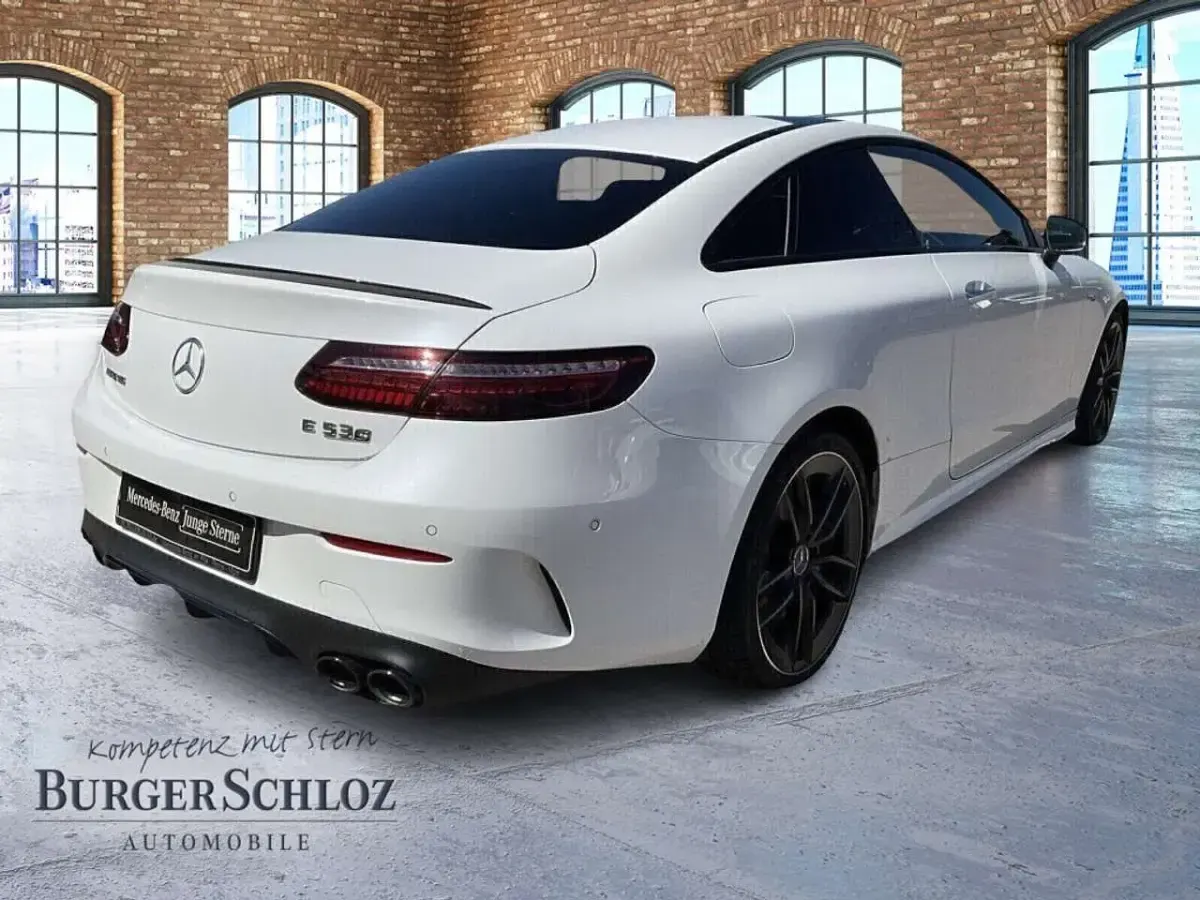 Gebraucht Mercedes E53 AMG AMG 435 PS (319 kW) 2022 Manufaktur opalithweiß bright Coupé
