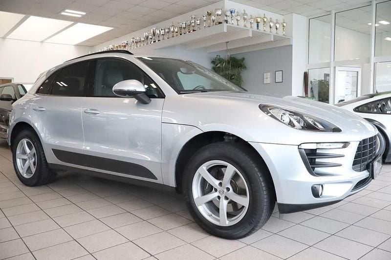 Silber Gebraucht 2016 Porsche Macan SUV | 36.850 € (Fairer Preis) - Bild 1/4