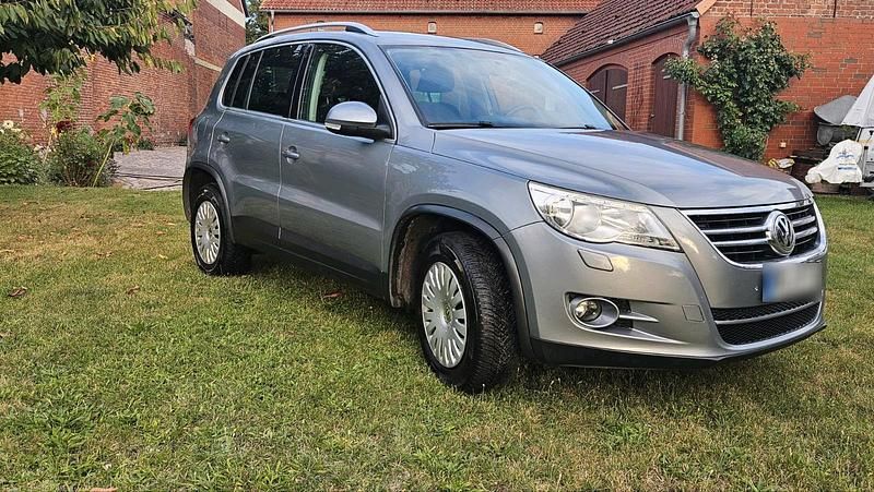 Gebraucht VW Tiguan 150 PS (110 kW) 2009 Grau SUV
