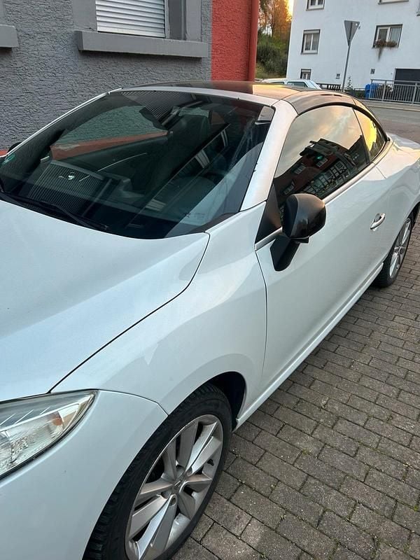Weiß Gebraucht 2010 Renault Mégane Cabriolet Luxe Cabrio | 4.999 € (Fairer Preis) - Bild 1/4
