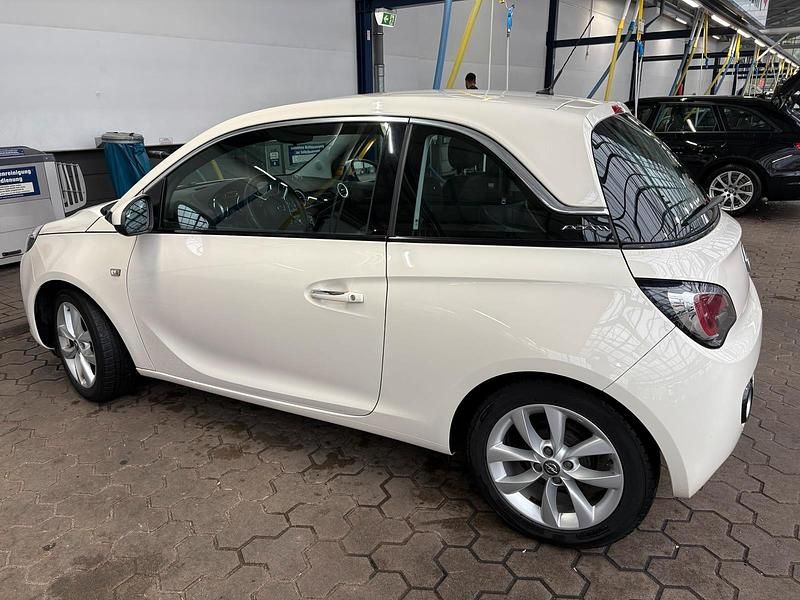 Weiß Gebraucht 2016 Opel Adam Kleinwagen | 7.990 € (Guter Preis) - Bild 1/4