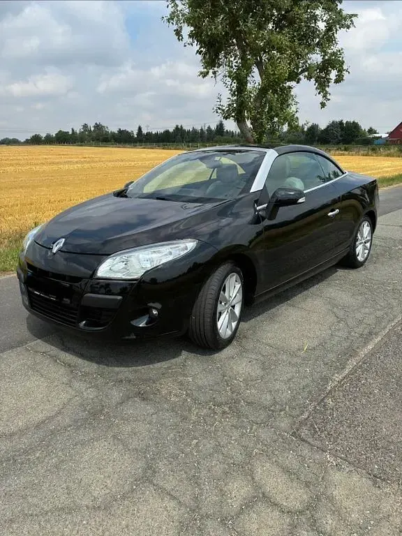 Gebraucht Renault Mégane Cabriolet Dynamique 131 PS (96 kW) 2011 Schwarz Cabrio
