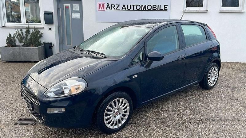 Blau Gebraucht 2017 Fiat Punto Mystyle Limousine | 7.990 € (Teuer) - Bild 1/4