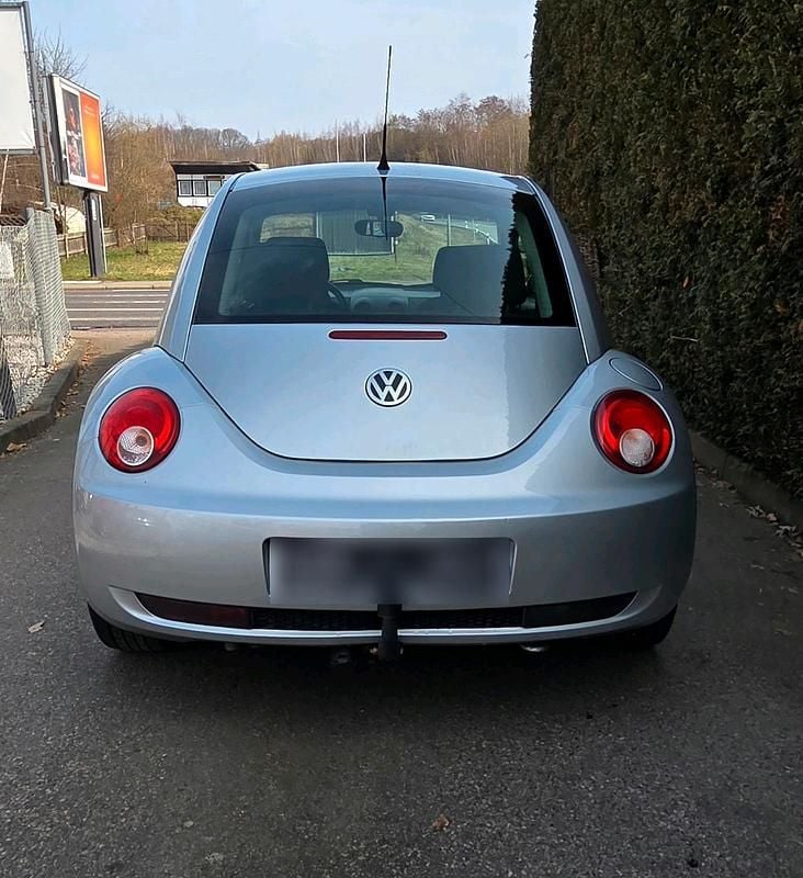 Second-hand VW Beetle 105 CP (77 kW) 2008 Argintiu Hatchback