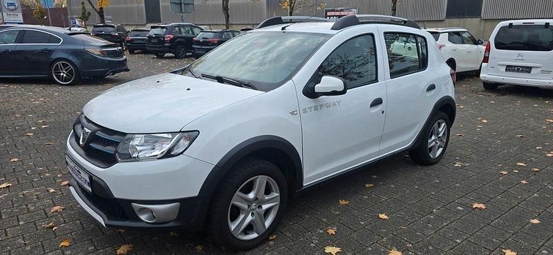 Gebraucht Dacia Sandero Prestige 90 PS (66 kW) 2014 Weiß Kleinwagen