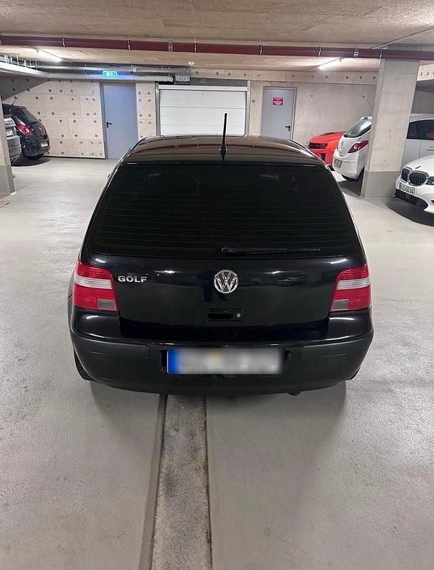 Schwarz Gebraucht 2003 VW Golf IV Kleinwagen | 3.500 € (Teuer) - Bild 1/4
