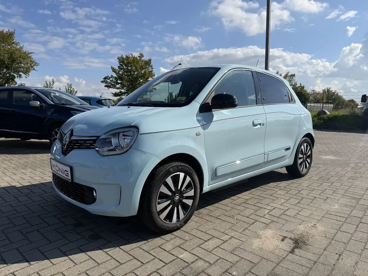 Second-hand Renault Twingo 60 kW (82 CP) 2023 Albastru Hatchback