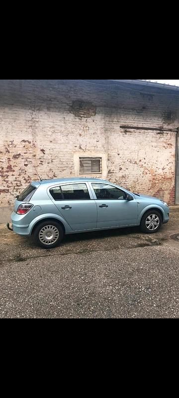 Gebraucht Opel Astra 90 PS (66 kW) 2009 Andere farben Coupé