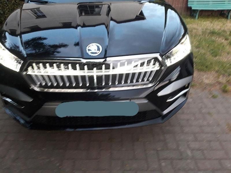Schwarz Gebraucht 2025 Skoda Enyaq iV LAURIN & KLEMENT SUV | 48.900 € (Superpreis) - Bild 1/4