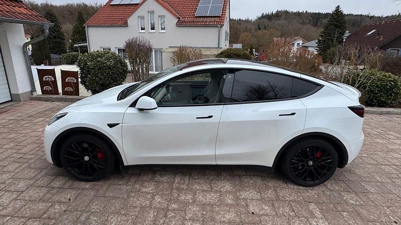 Gebraucht Tesla Model Y 320 kW (436 PS) 2022 Weiß SUV