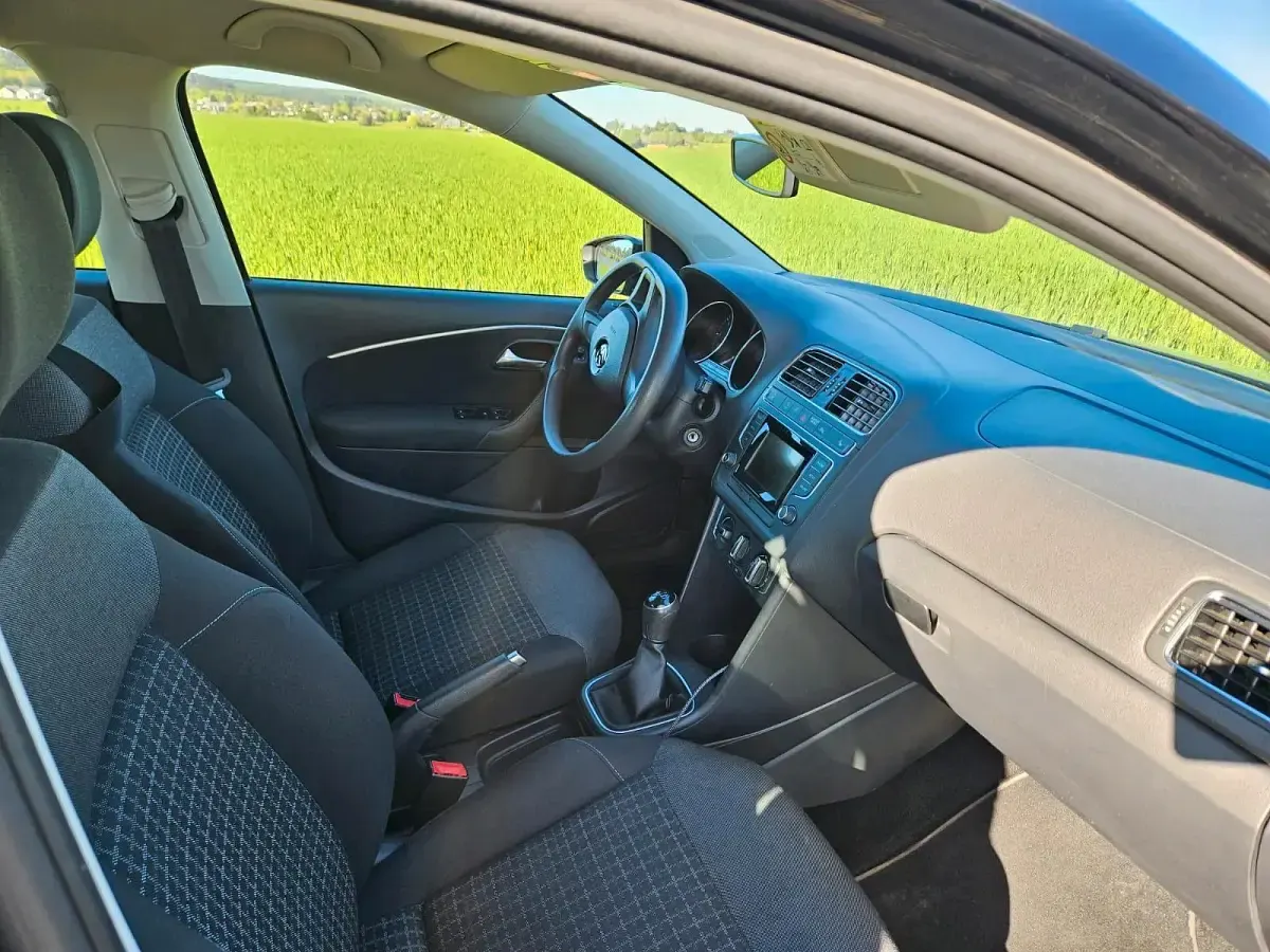 Second-hand VW Polo 90 CP (66 kW) 2017 Negru Hatchback