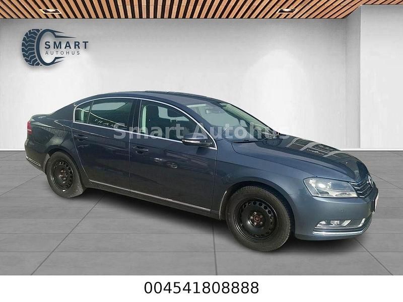 Second-hand VW Passat Comfortline 122 CP (89 kW) 2012 Gri Berlinǎ