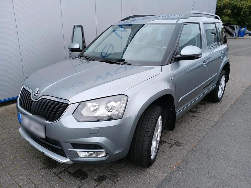 Grau Gebraucht 2016 Skoda Yeti Joy SUV | 8.800 € (Superpreis) - Bild 1/4