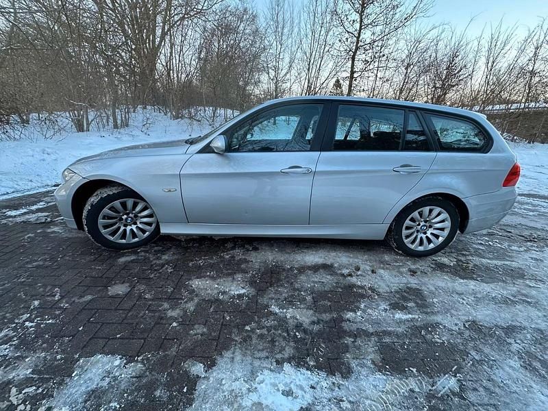 Gebraucht BMW 318 143 PS (105 kW) 2008 Silber Kombi