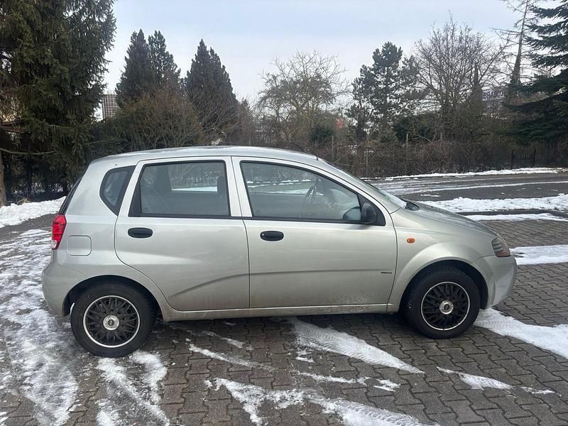 Gebraucht Chevrolet Kalos 67 PS (49 kW) 2003 Silber Kleinwagen