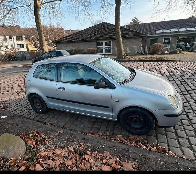 Gebraucht VW Polo 64 PS (47 kW) 2004 Silber Kleinwagen
