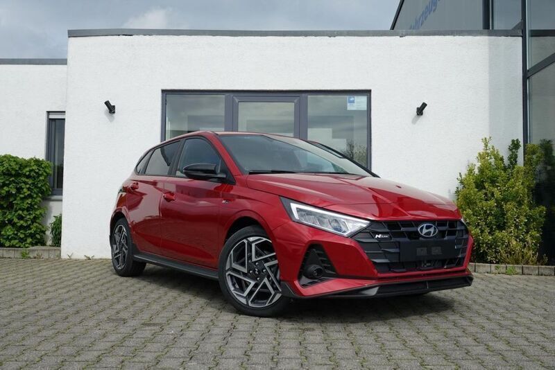 Dragon red wr7 Neu 2025 Hyundai i20 N Line Limousine | 22.970 € (Fairer Preis) - Bild 1/4