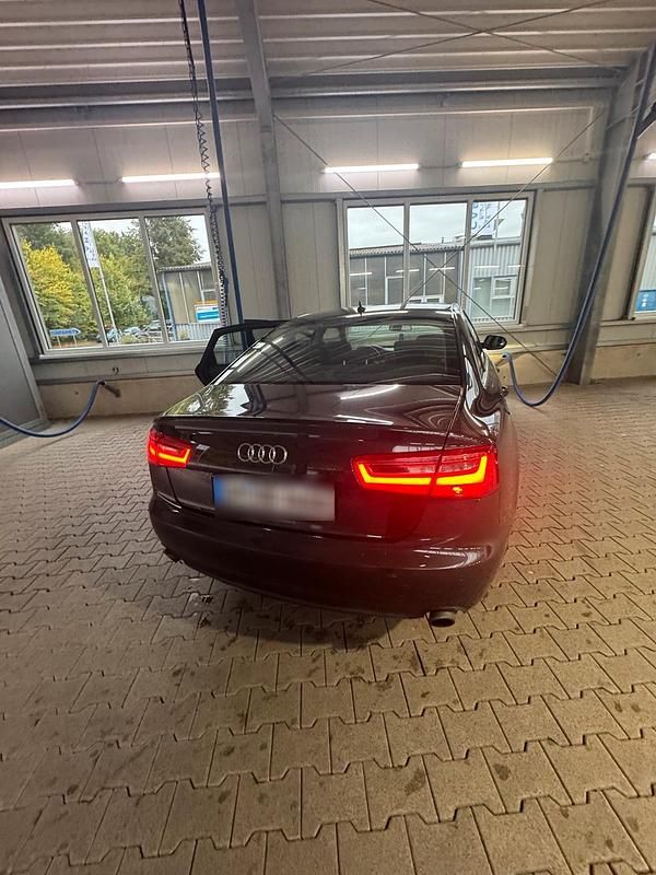 Gebraucht Audi A6 179 PS (131 kW) 2012 Schwarz Limousine