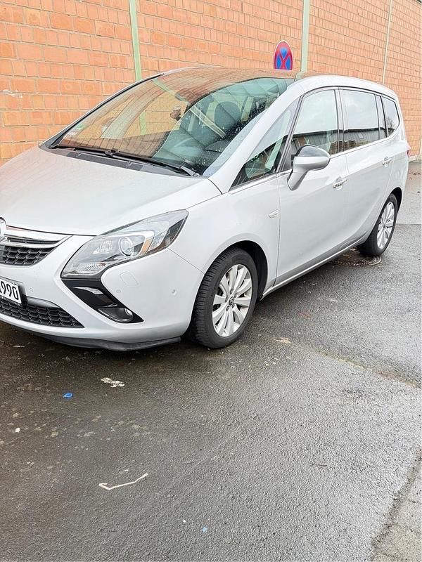 Gebraucht Opel Zafira 165 PS (121 kW) 2012 Silber Van / Kleinbus