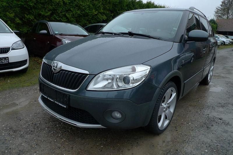 Grau Gebraucht 2014 Skoda Fabia Kombi | 7.250 € (Fairer Preis) - Bild 1/4