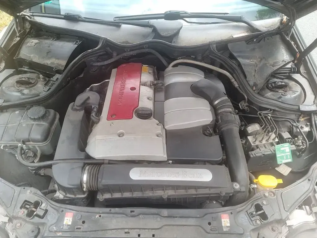 Gebraucht Mercedes C200 163 PS (119 kW) 2001 Schwarz Limousine