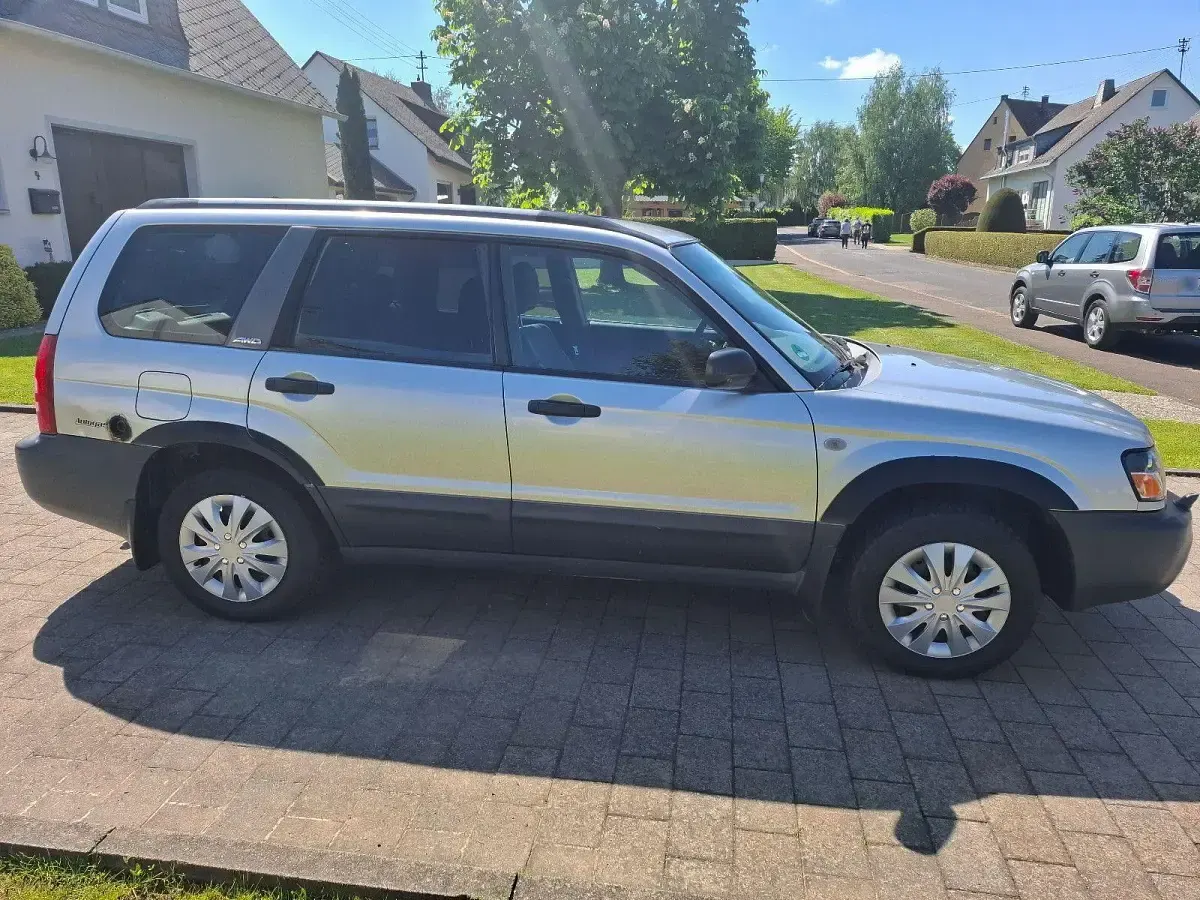 Käytetty Subaru Forester Active 125 HP (91 kW) 2002 Harmaa Katumaasturi