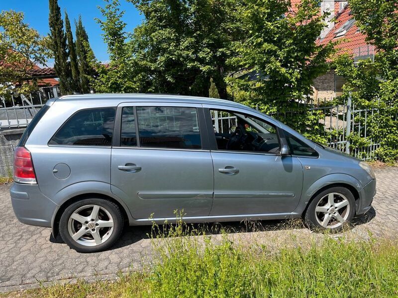 Gebraucht Opel Zafira 120 PS (88 kW) 2007 Silber Van / Kleinbus