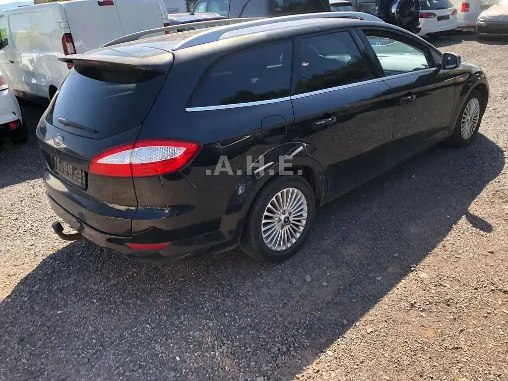 Usado Ford Mondeo Titanium 140 CV (102 kW) 2009 Negro Berlina