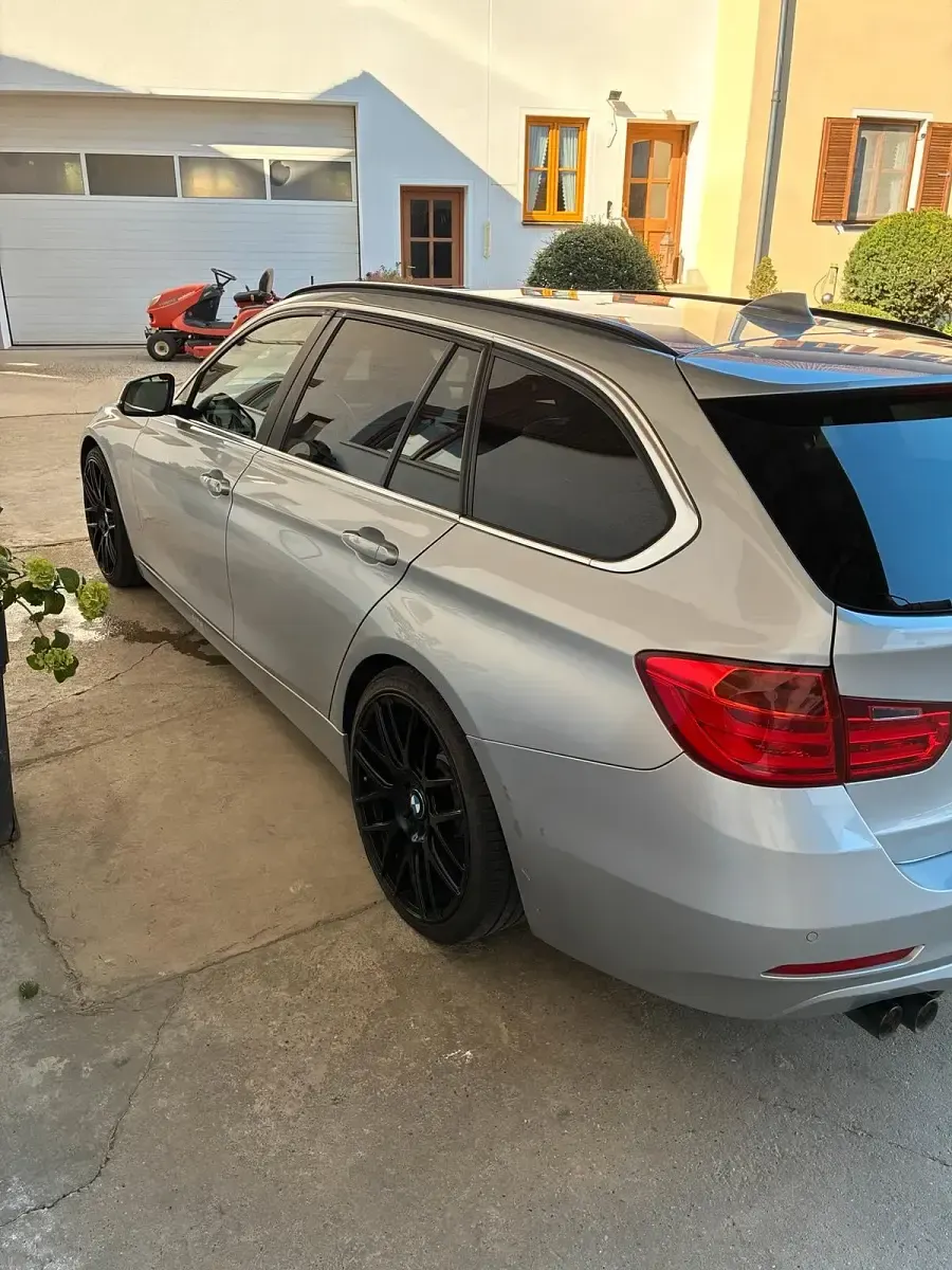 Gebraucht BMW 330 258 PS (189 kW) 2013 Silber Kombi