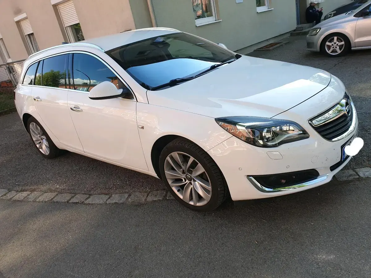 Używany Opel Insignia 136 KM (100 kW) 2016 Biały Kombi