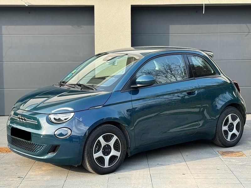 Gebraucht Fiat 500e 86 kW (118 PS) 2022 Blau Kleinwagen