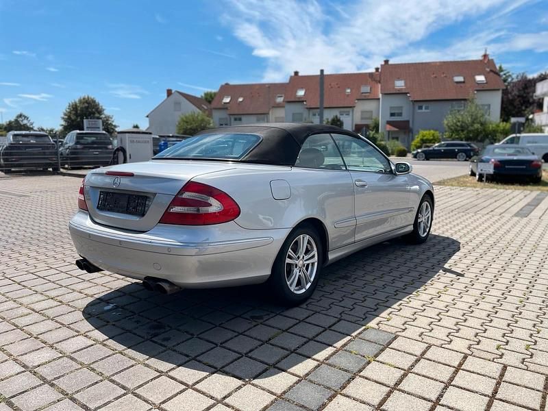 Silber Gebraucht 2003 Mercedes CLK240 Cabrio | 2.850 € (Superpreis) - Bild 1/4